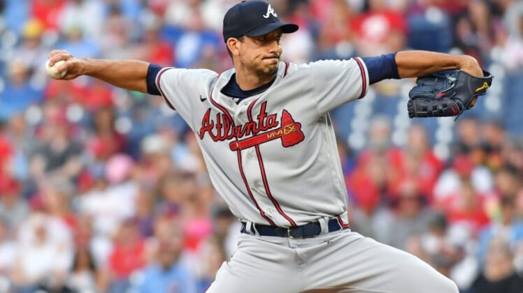 Jun 28, 2022; Philadelphia, Pennsylvania, USA; Atlanta Braves starting pitcher Charlie Morton (50) throws a pitch during the first inning against the Philadelphia Phillies at Citizens Bank Park. Mandatory Credit: Eric Hartline-USA TODAY Sports
