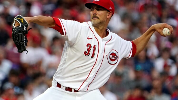 Cincinnati Reds starting pitcher Mike Minor (31) delivers during the fifth inning of a baseball game against the Atlanta Braves, Friday, July 1, 2022, at Great American Ball Park in Cincinnati. The Atlanta Braves won, 9-1.Atlanta Braves At Cincinnati Reds July 1 0033