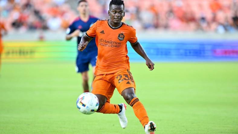 Jun 25, 2022; Houston, Texas, USA; Houston Dynamo FC forward Carlos Darwin Quintero (23) looks to control the ball during the first half against the Chicago Fire at PNC Stadium. Mandatory Credit: Maria Lysaker-Houston Dynamo FC-USA TODAY Sports