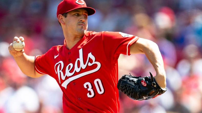 Cincinnati Reds starting pitcher Tyler Mahle (30) pitches in the first inning of the MLB game between the Cincinnati Reds and the Atlanta Braves at Great American Ball Park in Cincinnati on Saturday, July 2, 2022.

Atlanta Braves At Cincinnati Reds 49