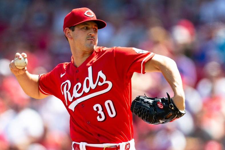 Cincinnati Reds starting pitcher Tyler Mahle (30) pitches in the first inning of the MLB game between the Cincinnati Reds and the Atlanta Braves at Great American Ball Park in Cincinnati on Saturday, July 2, 2022.

Atlanta Braves At Cincinnati Reds 49