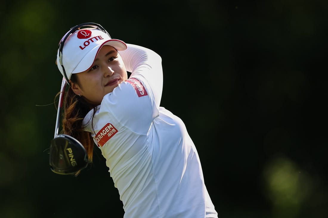 Hye-Jin Choi shoots 64 to take lead at Women's Scottish Open