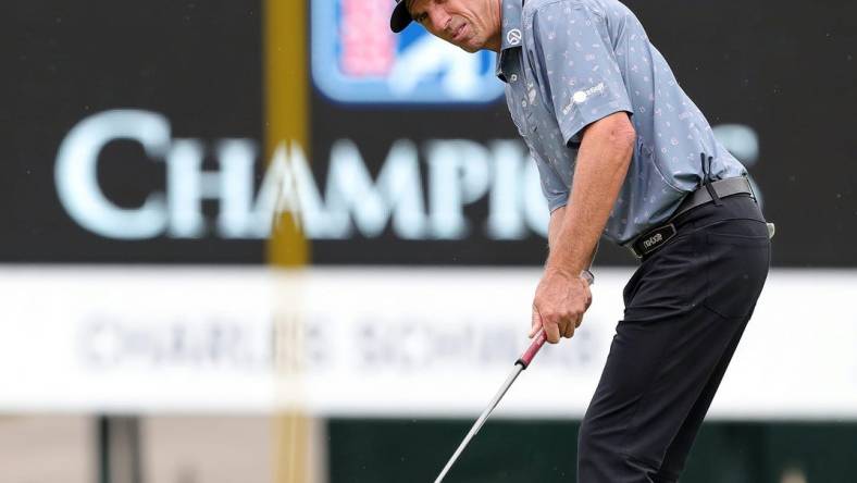 Steven Alker follows his putt on the 9th hole during second round of the Bridgestone Senior Players Tournament at Firestone Country Club on Friday.

Bridgestonejl 1