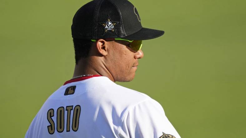 Jul 19, 2022; Los Angeles, California, USA; National League outfielder Juan Soto (22) of the Washington Nationals walks in the outfield during the fourth inning of the 2022 MLB All Star Game at Dodger Stadium. Mandatory Credit: Robert Hanashiro-USA TODAY Sports