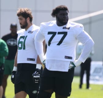 New York Jets move Mekhi Becton to right tackle