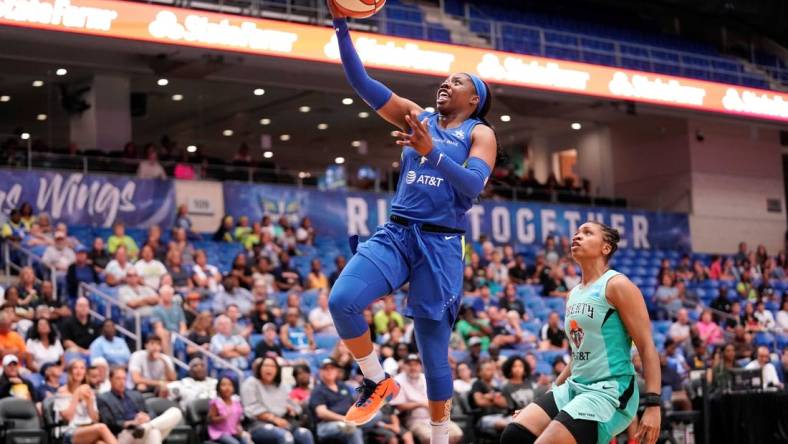 Rookie Arike Ogunbowale set a  Dallas Wings franchise record for 20-point games.

Arikedrive