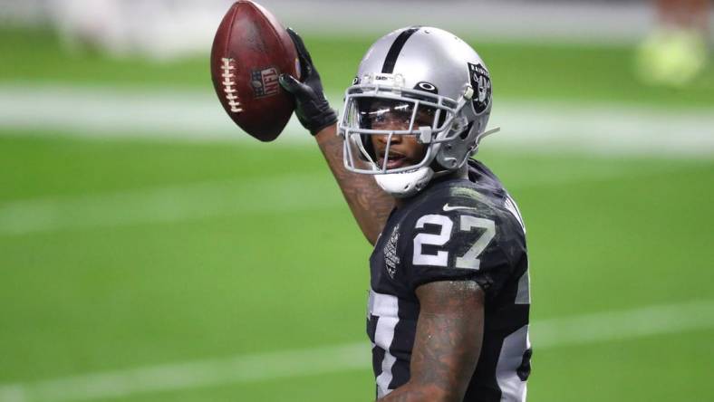 Dec 17, 2020; Paradise, Nevada, USA; Las Vegas Raiders cornerback Trayvon Mullen (27) against the Los Angeles Chargers at Allegiant Stadium. Mandatory Credit: Mark J. Rebilas-USA TODAY Sports