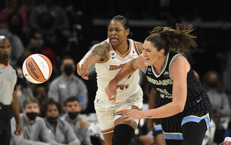 Oct 17, 2021; Chicago, Illinois, USA; Phoenix Mercury center Kia Vaughn (1) and Chicago Sky center Stefanie Dolson (31) during the first half of game four of the 2021 WNBA Finals at Wintrust Arena. Mandatory Credit: Matt Marton-USA TODAY Sports