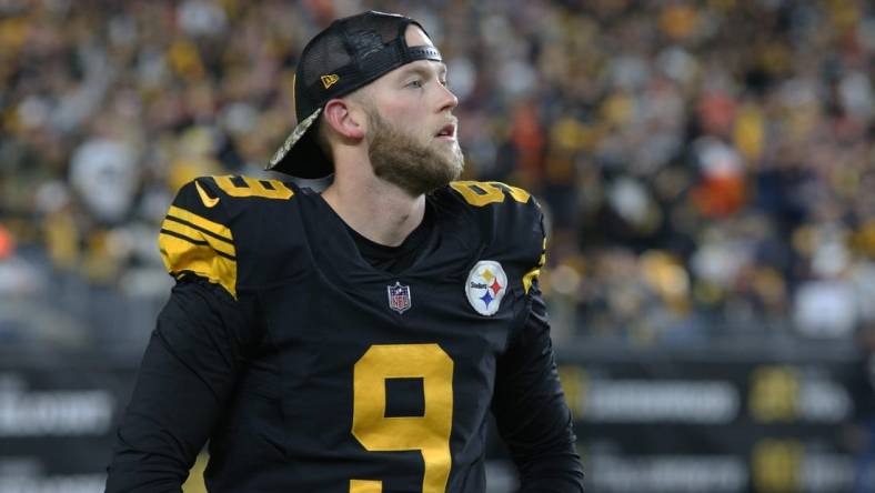 Nov 8, 2021; Pittsburgh, Pennsylvania, USA;  Pittsburgh Steelers kicker Chris Boswell (9) looks on from the sidelines against the Chicago Bearsduring the fourth quarter at Heinz Field. Pittsburgh won 29-27. Mandatory Credit: Charles LeClaire-USA TODAY Sports