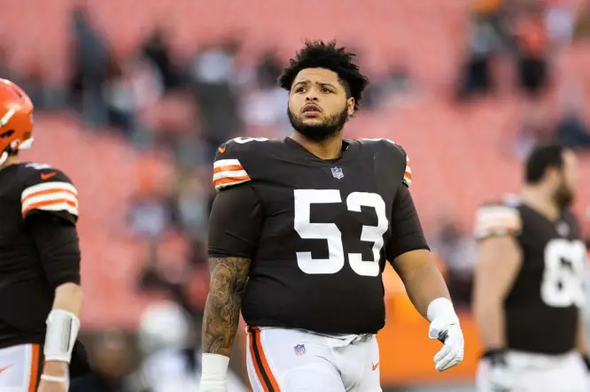 Cleveland Browns place Nick Harris and Dawson Deaton on IR