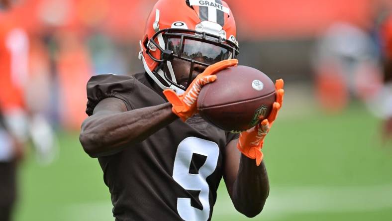 May 25, 2022; Berea, OH, USA; Cleveland Browns wide receiver Jakeem Grant Sr. (9) catches a pass during organized team activities at CrossCountry Mortgage Campus. Mandatory Credit: Ken Blaze-USA TODAY Sports