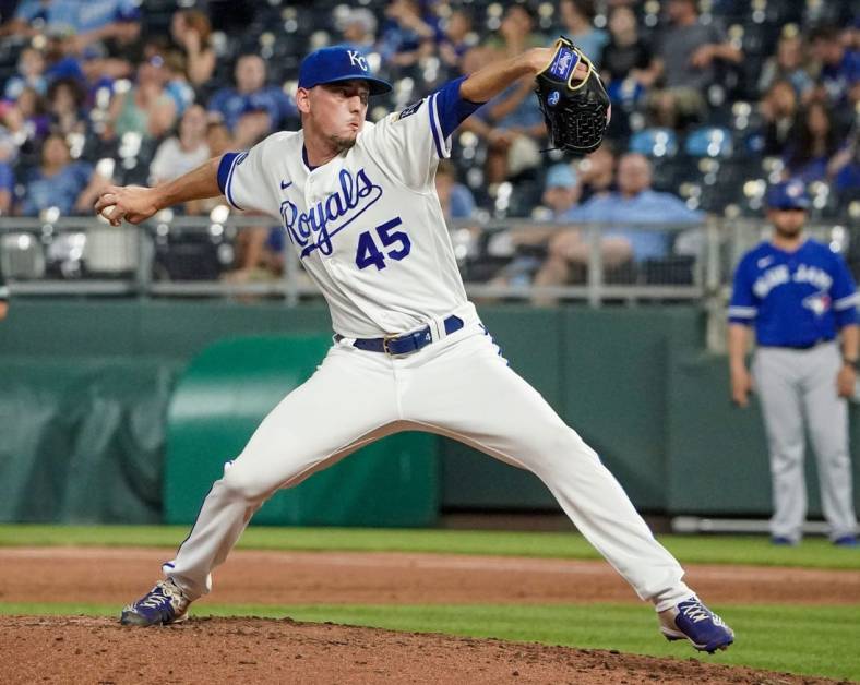 Royals place starting pitcher on 15-day injured list