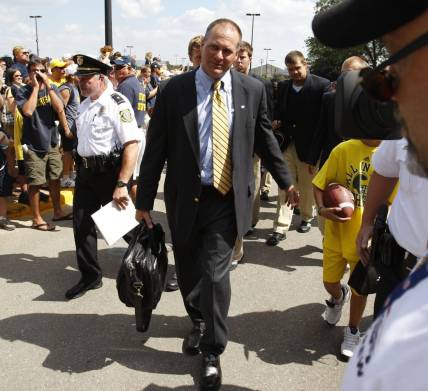 Michigan coach Rich Rodriguez makes the Victory Walk before the game against Western Michigan on Saturday, Sept. 5, 2009, in Michigan Stadium.

Mich 090509 Kd008