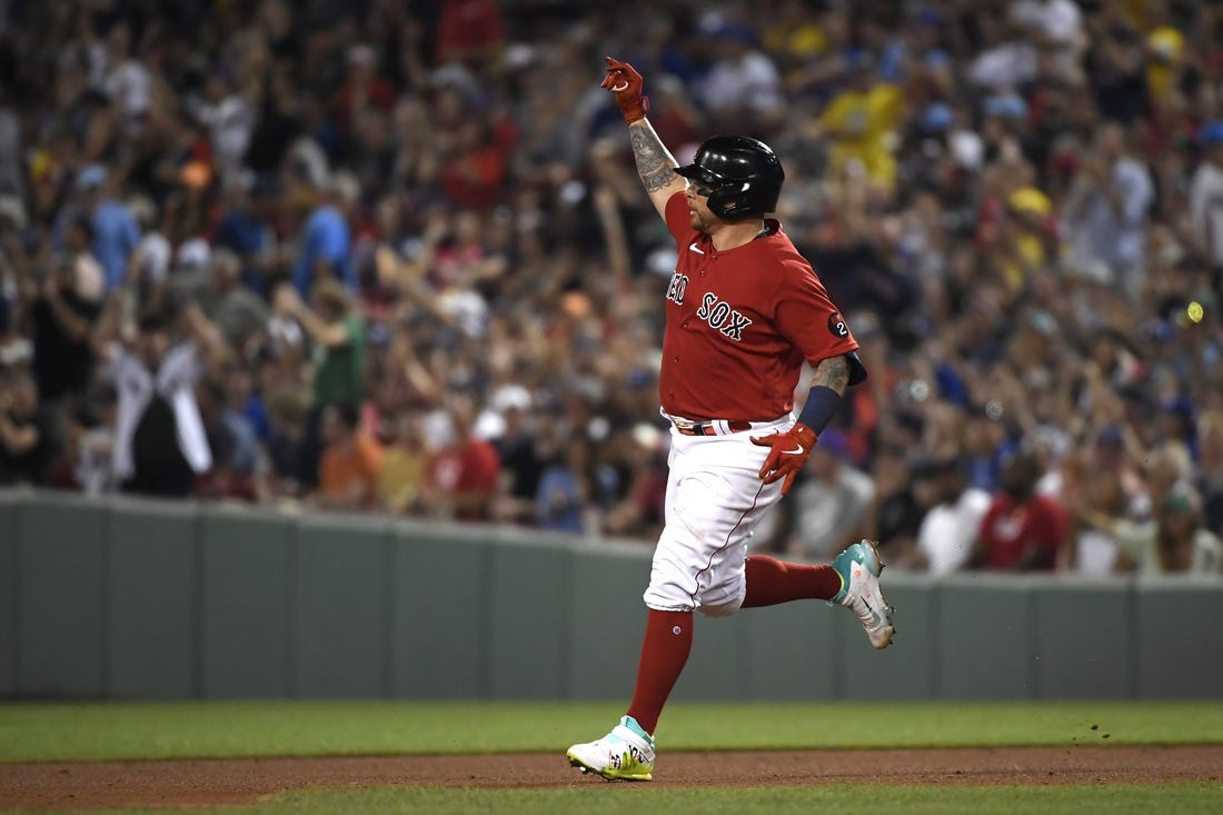 Red Sox send Christian Vazquez to Astros; acquire Reese McGuire, Tommy Pham