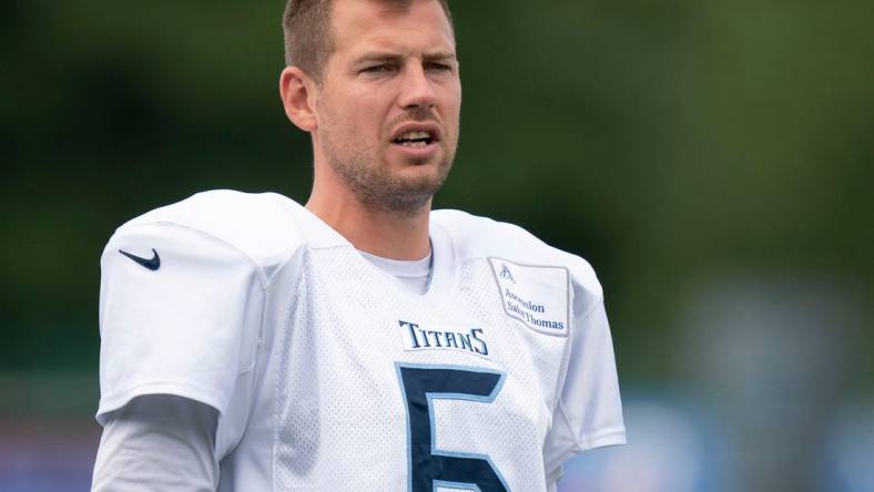 Tennessee Titans punter Brett Kern (6) warms up during a training camp practice at Ascension Saint Thomas Sports Park Tuesday, Aug. 2, 2022, in Nashville, Tenn.

Nas Titans 005