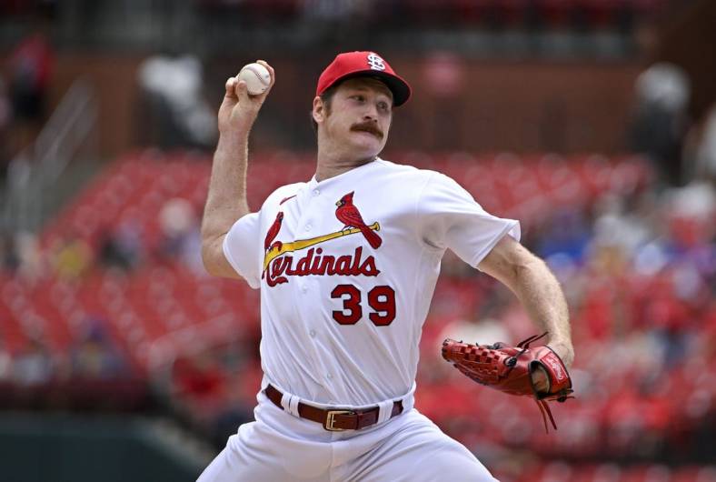 Aug 4, 2022; St. Louis, Missouri, USA; St. Louis Cardinals starting pitcher Miles Mikolas (39) pitches against the Chicago Cubs during the first inning at Busch Stadium. Mandatory Credit: Jeff Curry-USA TODAY Sports