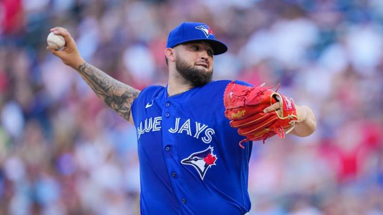 Aug 4, 2022; Minneapolis, Minnesota, USA; Toronto Blue Jays starting pitcher Alek Manoah (6) pitches against the Minnesota Twins in the first inning at Target Field. Mandatory Credit: Brad Rempel-USA TODAY Sports