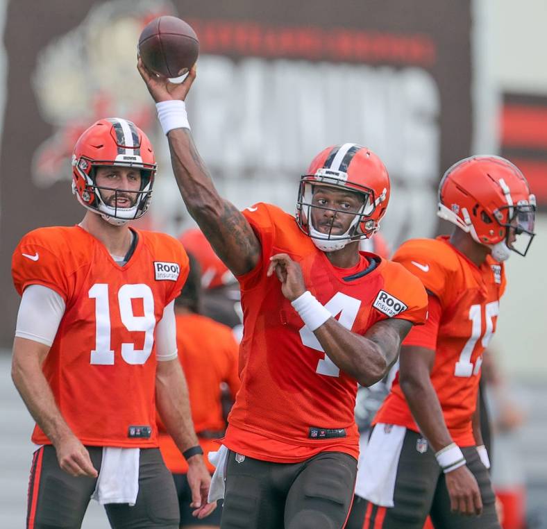 Cleveland Browns quarterback Deshaun Watson throws a pass during training camp on Friday, Aug. 5, 2022 in Berea.

Akr 8 5 Browns 1
