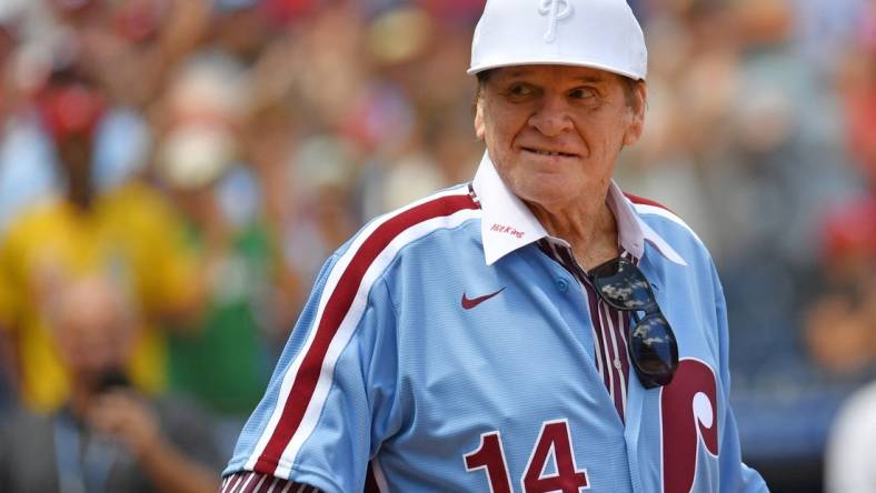 Aug 7, 2022; Philadelphia, Pennsylvania, USA;  Former Philadelphia Phillies great Pete Rose acknowledges the crowd during Alumni Day ceremony before game against the Washington Nationals at Citizens Bank Park. Mandatory Credit: Eric Hartline-USA TODAY Sports