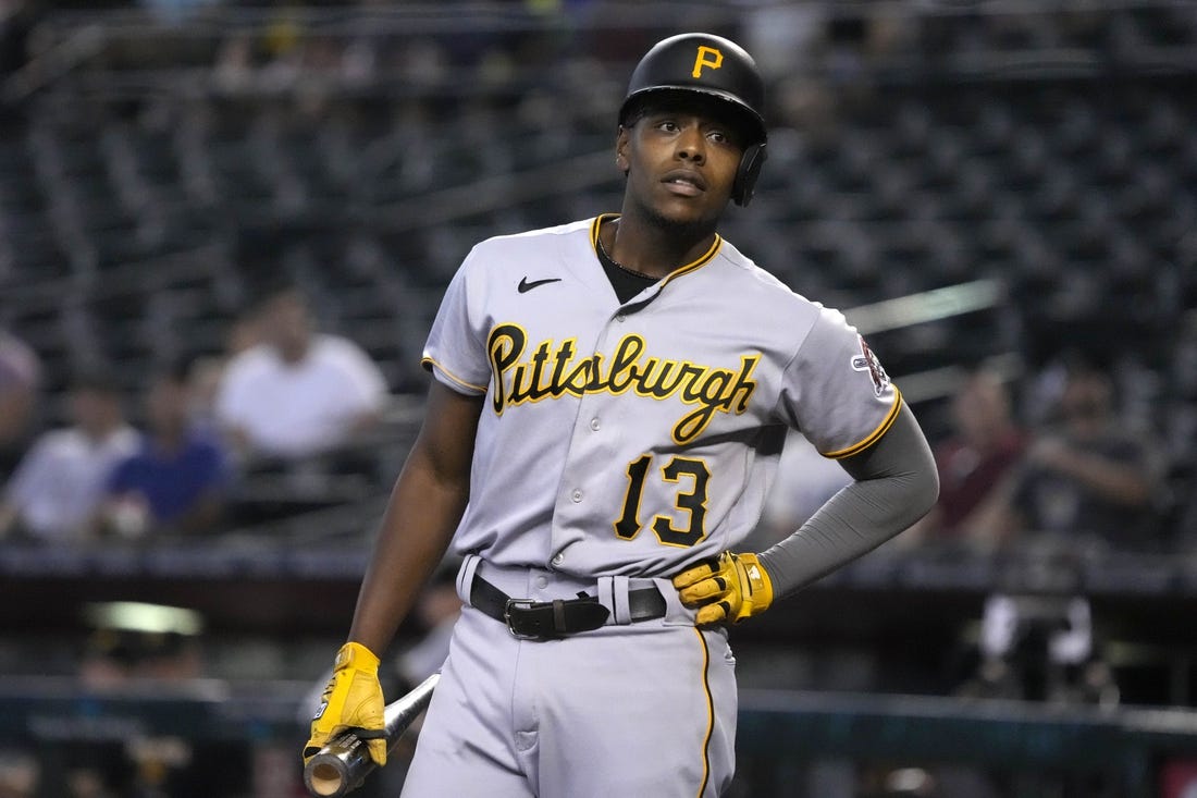 Pirates to place Ke'Bryan Hayes on injured list