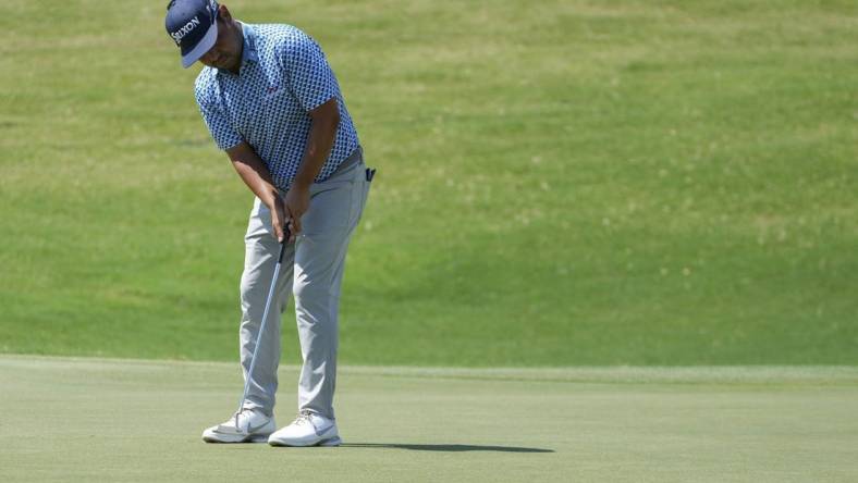 Aug 13, 2022; Memphis, Tennessee, USA; J.J. Spaun watches a putt during the third round of the FedEx St. Jude Championship golf tournament at TPC Southwind. Mandatory Credit: David Yeazell-USA TODAY Sports