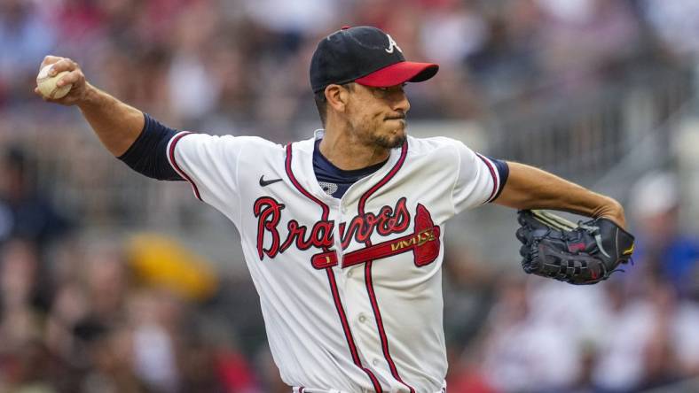 Aug 16, 2022; Cumberland, Georgia, USA; Atlanta Braves starting pitcher Charlie Morton (50) pitches against the New York Mets during the second inning at Truist Park. Mandatory Credit: Dale Zanine-USA TODAY Sports