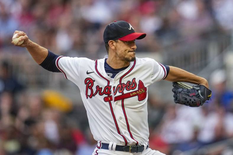 Aug 16, 2022; Cumberland, Georgia, USA; Atlanta Braves starting pitcher Charlie Morton (50) pitches against the New York Mets during the second inning at Truist Park. Mandatory Credit: Dale Zanine-USA TODAY Sports