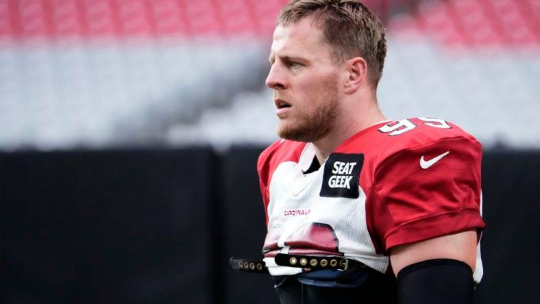 Aug 16, 2022; Glendale, Arizona, USA; Arizona Cardinals defensive end J.J. Watt (99) during training camp at State Farm Stadium.

Nfl Cardinals Daily Training Camp