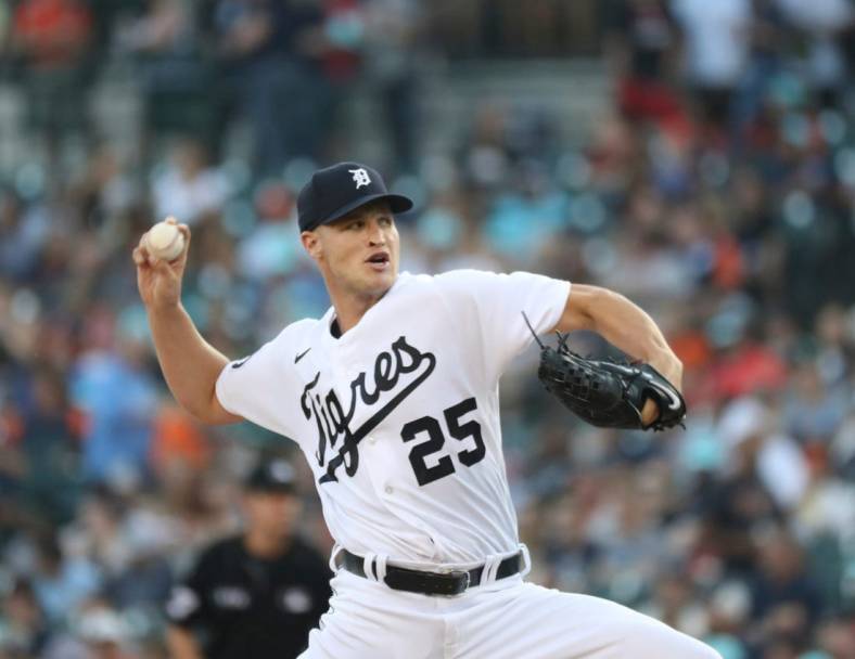 Detroit Tigers starter Matt Manning (25) pitches against the Los Angeles Angels during second-inning action at Comerica Park in Detroit on Friday, Aug. 19, 2022.

Tigers Ang1