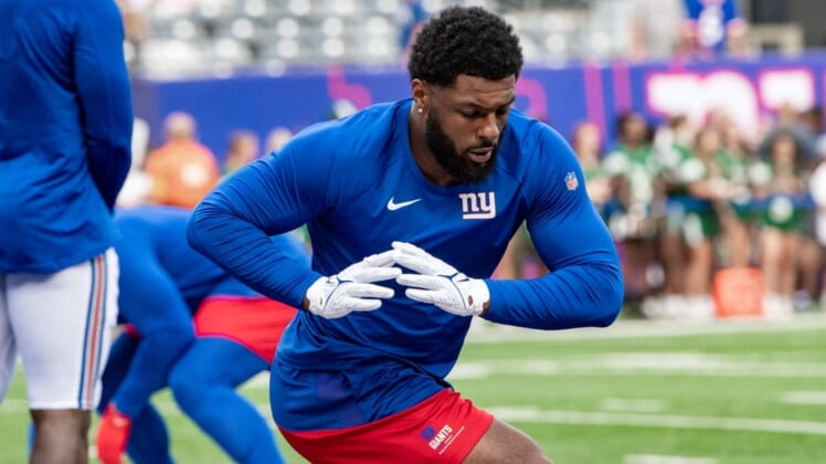 Aug 21, 2022; East Rutherford, New Jersey, USA; New York Giants defensive end Kayvon Thibodeaux (5) warms up prior to the preseason game against the Cincinnati Bengals at MetLife Stadium. Mandatory Credit: John Jones-USA TODAY Sports