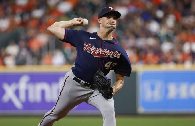 HOUSTON, TX - AUGUST 23: Minnesota Twins starting pitcher Aaron