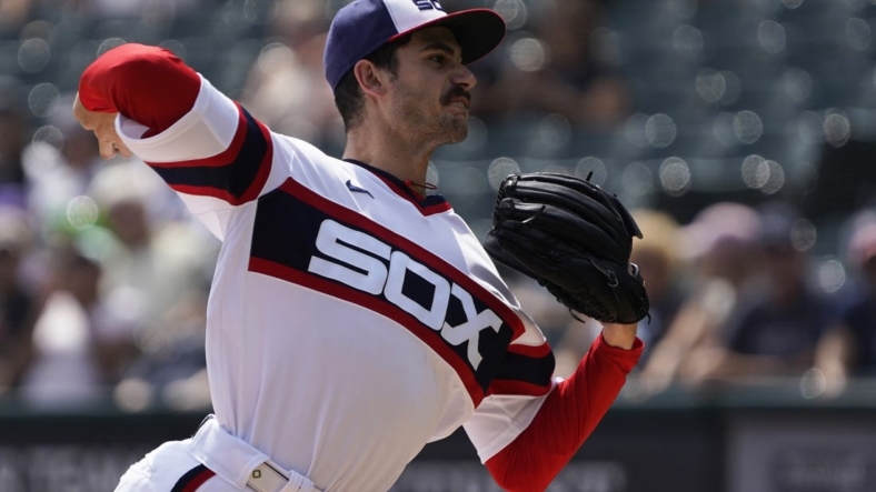 Aug 28, 2022; Chicago, Illinois, USA; Chicago White Sox starting pitcher Dylan Cease (84) throws the ball against the Arizona Diamondbacks during the first inning at Guaranteed Rate Field. Mandatory Credit: David Banks-USA TODAY Sports