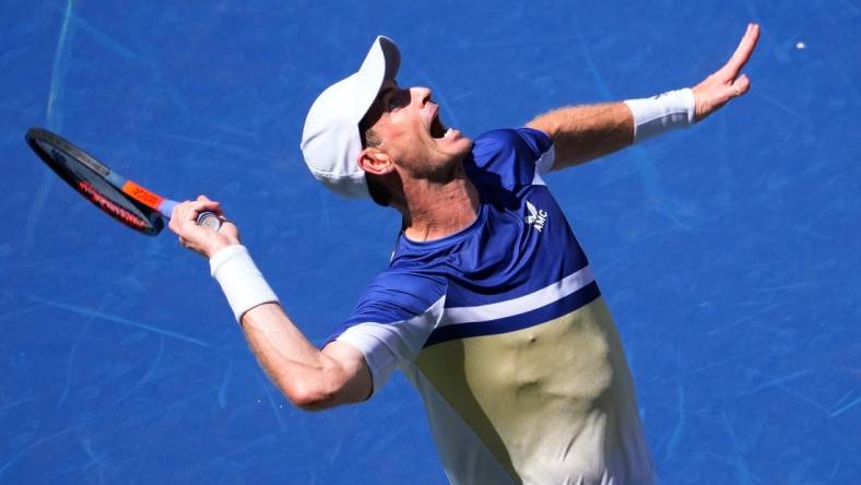 Aug 31, 2022; Flushing, NY, USA;  Andy Murray of Great Britain hits to Emelio Nava of the USA on day three of the 2022 U.S. Open tennis tournament at USTA Billie Jean King National Tennis Center. Mandatory Credit: Robert Deutsch-USA TODAY Sports