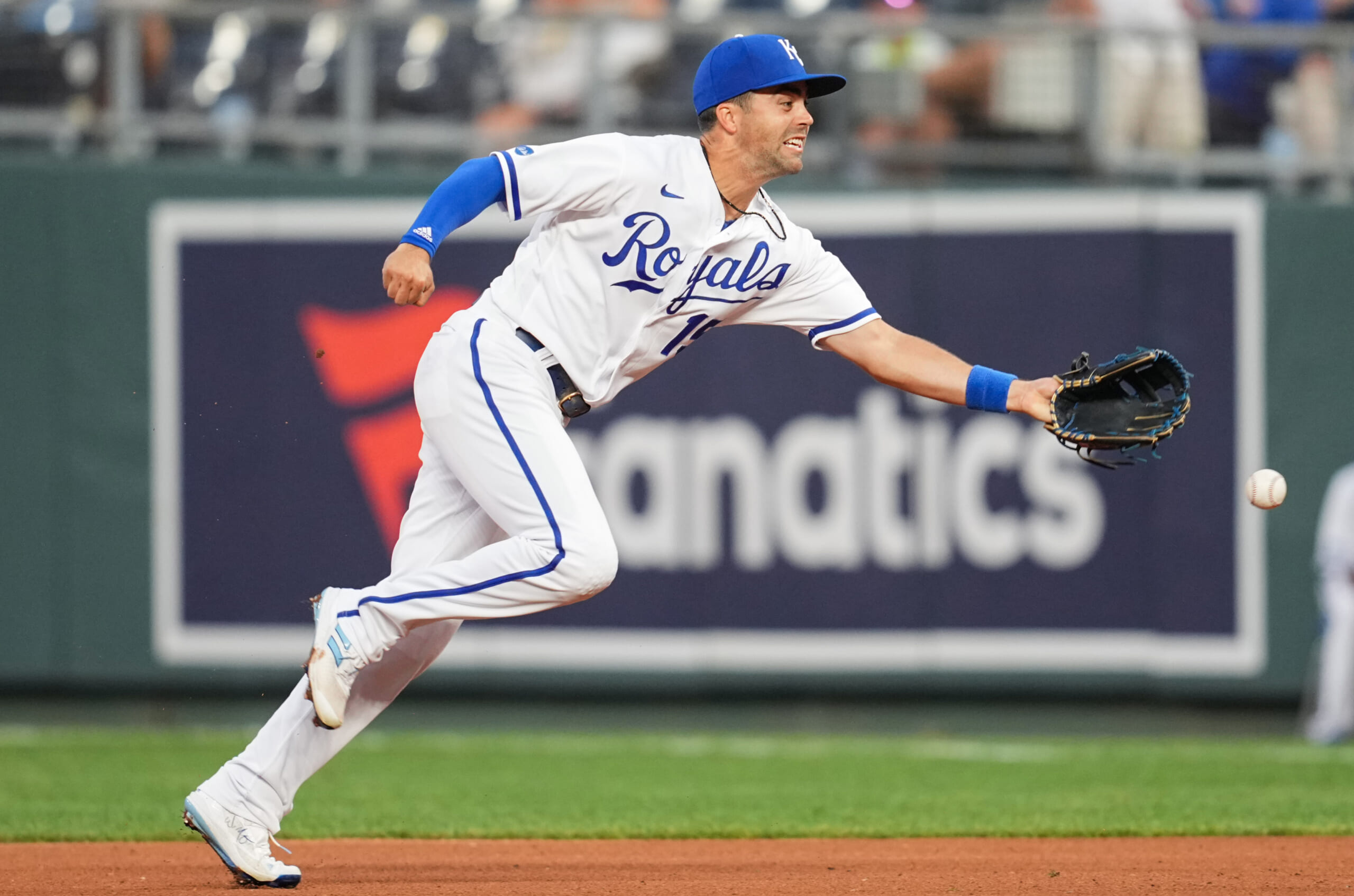 Royals trade two-time All-Star Whit Merrifield to Blue Jays