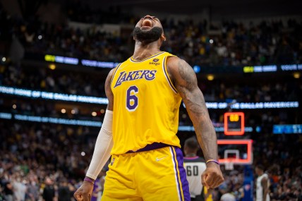Los Angeles Lakers sign LeBron James to two-year, $97.1 million contract extension