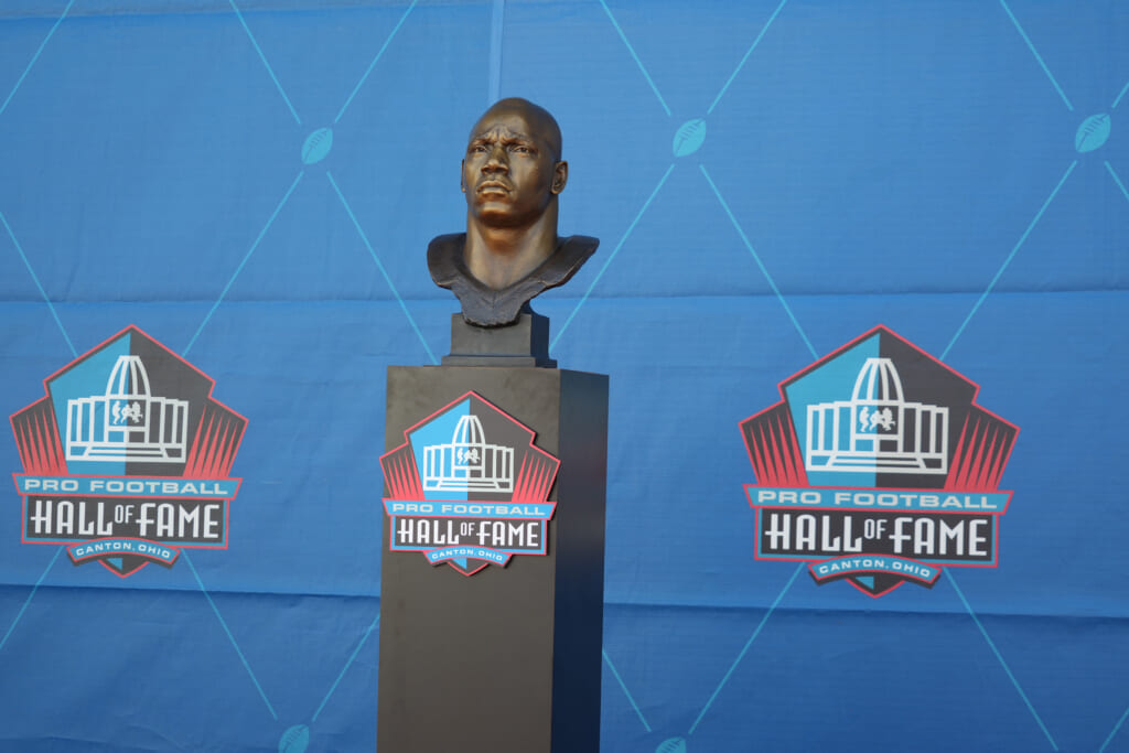 Identifying the Hall of Fame player on each NFL roster in 2022