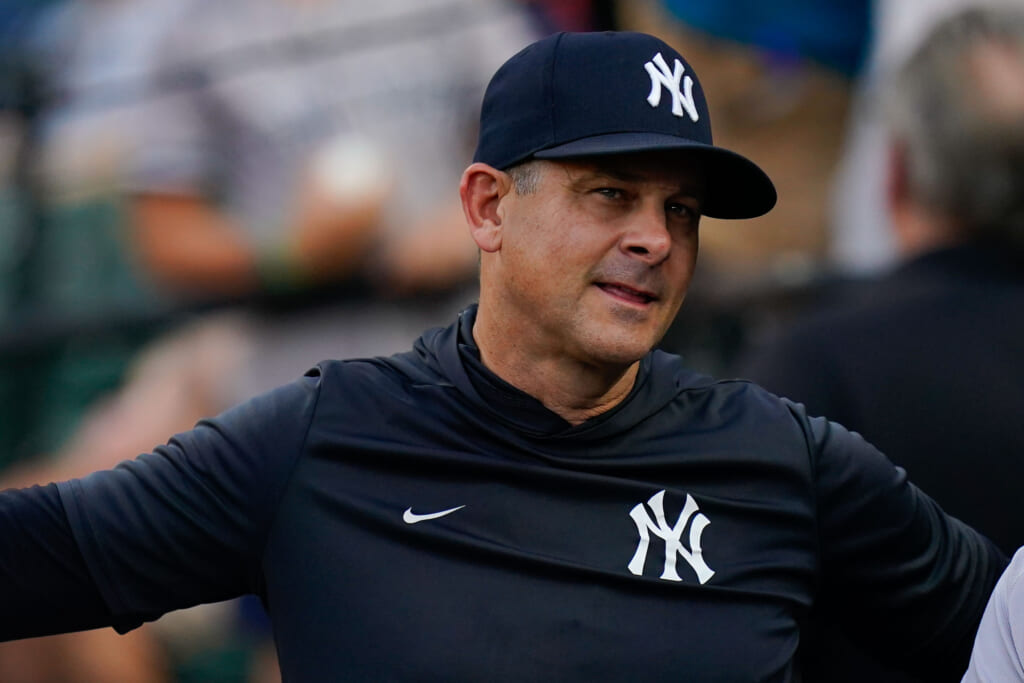 New York Yankees Manager Aaron Boone Loses It And Slams Table After ...