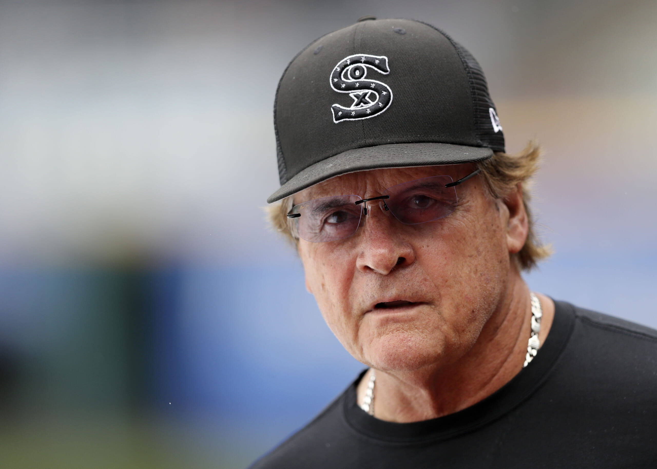 White Sox manager Tony La Russa out indefinitely with health issue