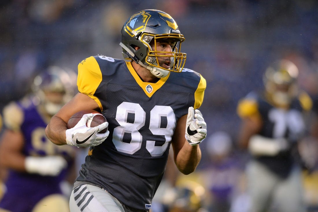 Feb 17, 2019; San Diego, CA, USA; San Diego Fleet tight end Gavin Escobar (89) runs with the ball during the first half against the Atlanta Legends at SDCCU Stadium. Mandatory Credit: Orlando Ramirez-USA TODAY Sports