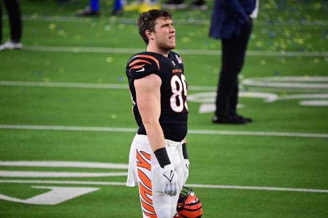 Cincinnati Bengals tight end Drew Sample (89) lines up for a play