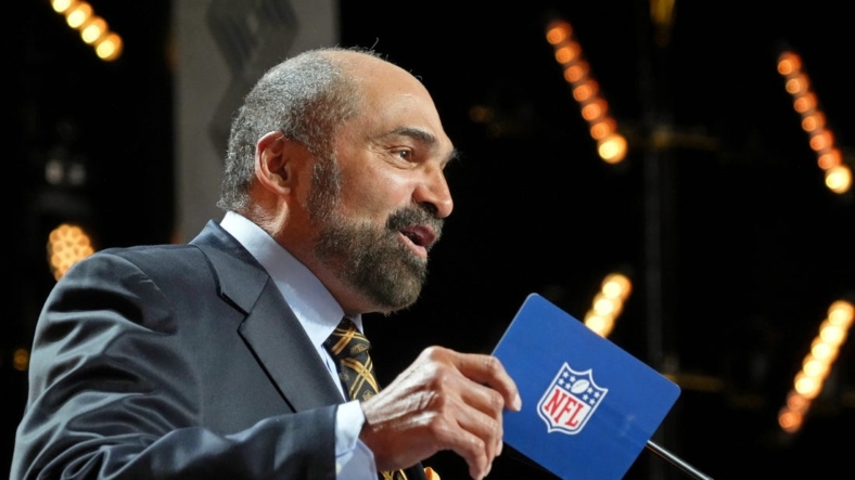 Apr 28, 2022; Las Vegas, NV, USA; Hall of Famer Franco Harris speaks during the first round of the 2022 NFL Draft at the NFL Draft Theater. Mandatory Credit: Kirby Lee-USA TODAY Sports