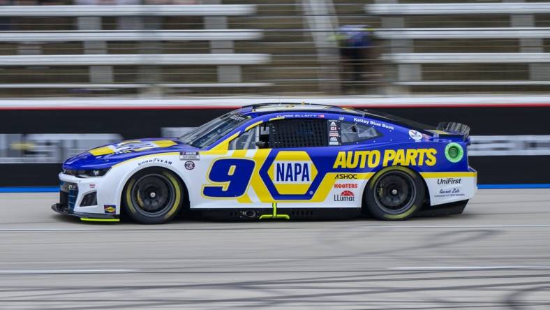 May 21, 2022; Fort Worth, Texas, USA; NASCAR Cup Series driver Chase Elliott (9) during practice for the NASCAR All-Star race at Texas Motor Speedway. Mandatory Credit: Jerome Miron-USA TODAY Sports