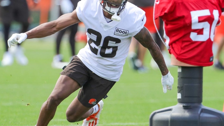 Cleveland Browns cornerback Greedy Williams participates in a pass rushing drill during training camp on Friday, July 29, 2022 in Berea.Akr 7 29 Browns 4