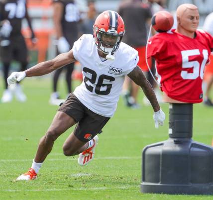 Cleveland Browns cornerback Greedy Williams participates in a pass rushing drill during training camp on Friday, July 29, 2022 in Berea.

Akr 7 29 Browns 4