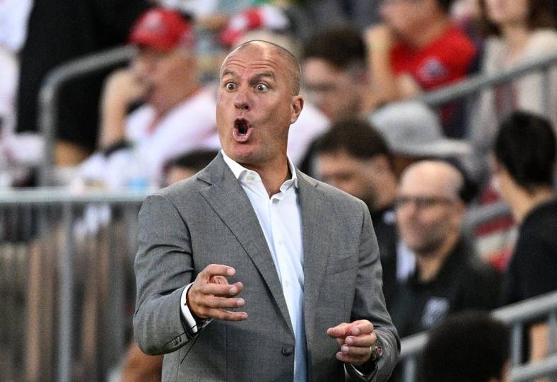 Aug 13, 2022; Toronto, Ontario, CAN;  Portland Timbers head coach Giovanni Savarese speaks to his players in the first half against Toronot FC at BMO Field. Mandatory Credit: Dan Hamilton-USA TODAY Sports
