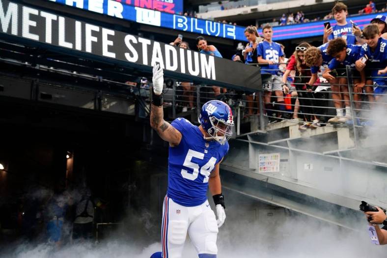 New York Giants linebacker Blake Martinez (54) runs onto the field for a preseason game at MetLife Stadium on August 21, 2022, in East Rutherford.

Nfl Ny Giants Preseason Game Vs Bengals Bengals At Giants