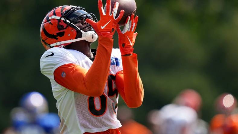 Cincinnati Bengals wide receiver Tee Higgins (85) completes a deep pass down the sideline during a joint practice with the Los Angeles Rams, Wednesday, Aug. 24, 2022, at the Paycor Stadium practice fields in Cincinnati.

Los Angeles Rams At Cincinnati Bengals Joint Practice Aug 24 0057