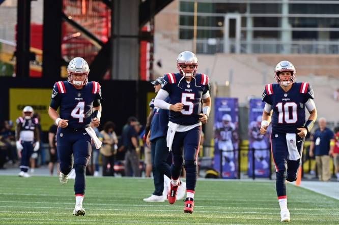 Brian Hoyer preparing to lead Patriots if QB Mac Jones can't play