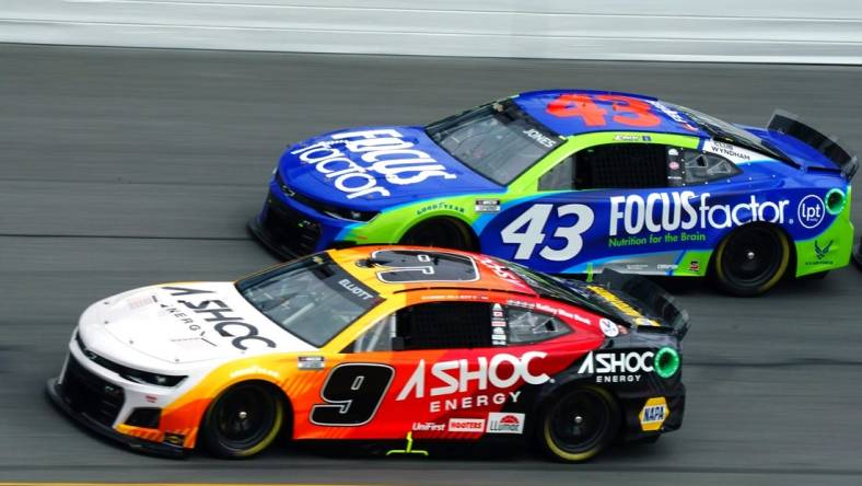 Aug 28, 2022; Daytona Beach, Florida, USA; NASCAR Cup Series driver Chase Elliott (9)  races through the trioval during the Coke Zero Sugar 400 at Daytona International Speedway. Mandatory Credit: John David Mercer-USA TODAY Sports