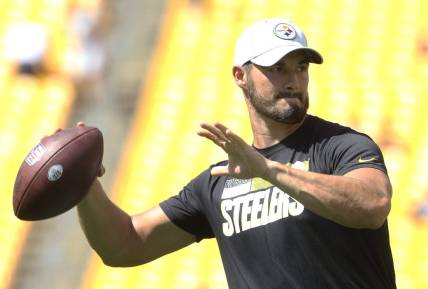 Aug 28, 2022; Pittsburgh, Pennsylvania, USA;  Pittsburgh Steelers quarterback Mitch Trubisky (10) warms up before the game against the Detroit Lions at Acrisure Stadium. Mandatory Credit: Charles LeClaire-USA TODAY Sports